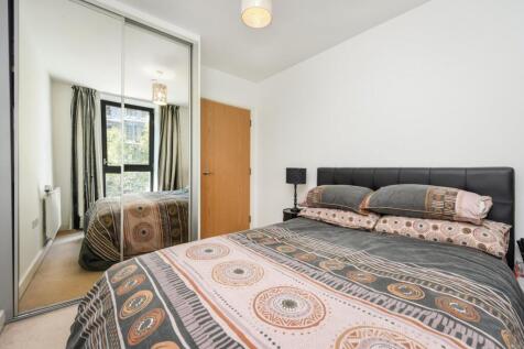 Bedroom (Main)
