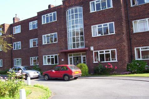 Two bed apartment locacted within minutes walk of Didsbury Village, local shops, bars & Metrolink. Accommodation comprises of spacious lounge, fully fitted kitchen to include appliances. Two good size