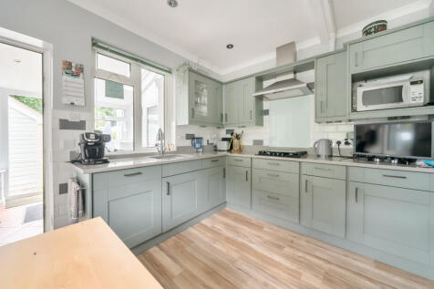 1320761-19-687943...