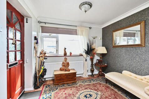 8 Chestnut Close ...