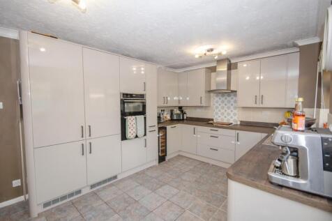 Kitchen pic 2.jpg