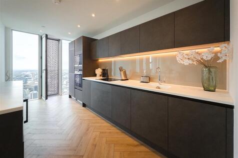 3 bed, 3 bath Penthouse in Manchester - Photo 10
