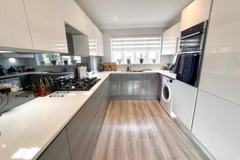 35 Lucksfield Way...