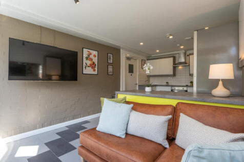 Jesmond View Block B Flat 5 living room 4