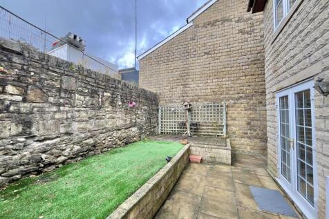 Gardens & Parking