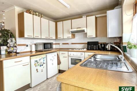 Kitchen2.jpg