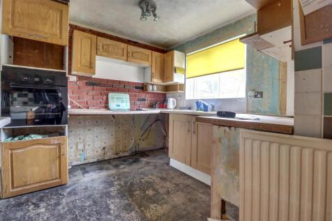 8 LAPWING ROAD.jpg