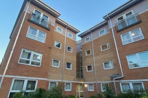 A stylish and contemporary two-bedroom apartment ideally located in the popular Edge Hill area. This well-presented home offers modern living throughout, perfect for professionals, couples, or student