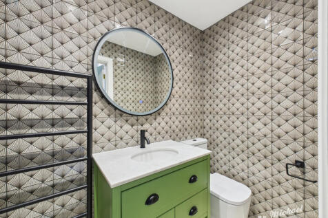 CAM03852G0-PR0425-STILL013