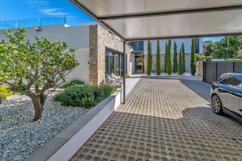 14-santa ponsa-Beeindruckende Luxusvilla-kaufen-carport