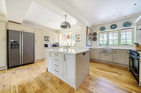 1320900-1-686e8bc...