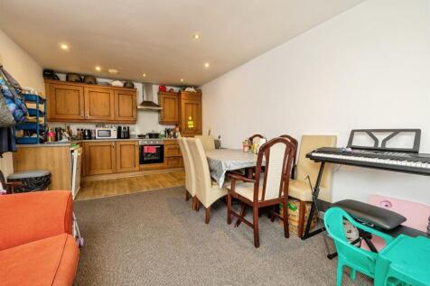 Kitchen / Living Area