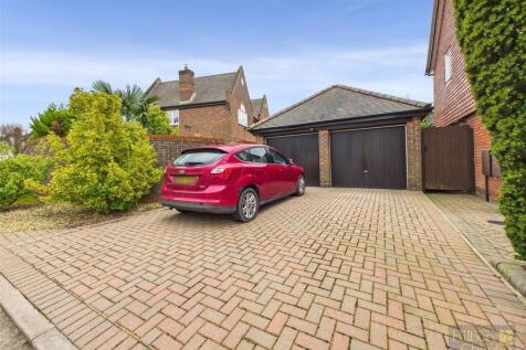Drive/Garage