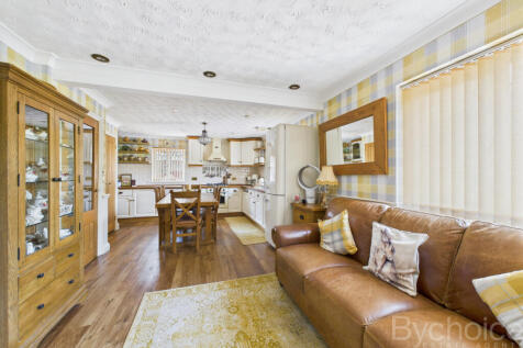 CAM05454G0-PR0043-STILL033