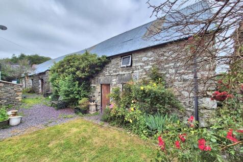 DETACHED BARN