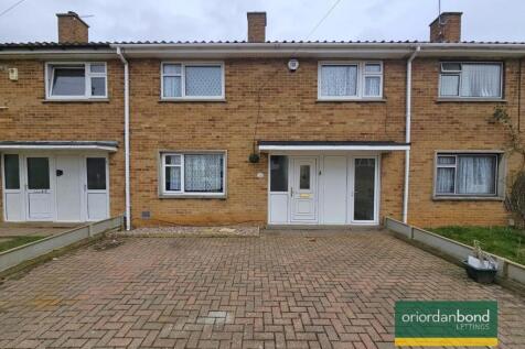 3 Bedroom Terraced in NN5 7NW