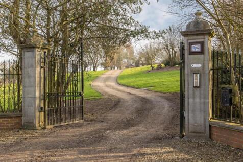 Highcliffe Manor External-3.jpg