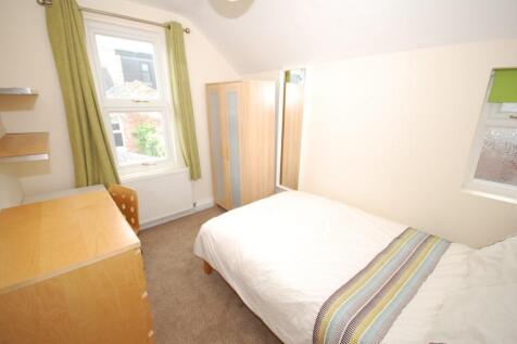 4 Bedroom Flat in NG7 1PU
