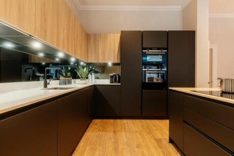 5 bed, 4 bath Town House in Edinburgh - Photo 9