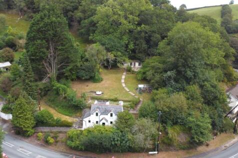 Gardens / Parking