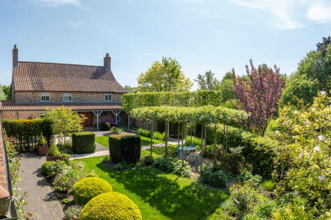 Drone - Thorpe Fa...