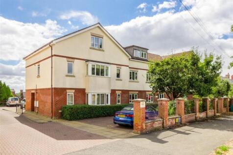 Flat 13, 63 Northampton Road - 001.jpg