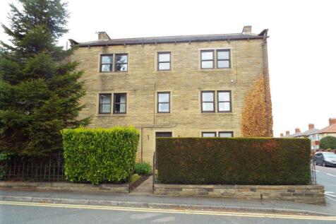 A deceptively spacious, one bedroomed first floor apartment, situated in a very convenient location on Bramley Town End, being only a short walk from local shopping and amenities in the Arndale Centre