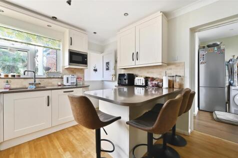 11 GLENLEIGH PARK ROAD - TN394EH - PHOTOS (15).jpg