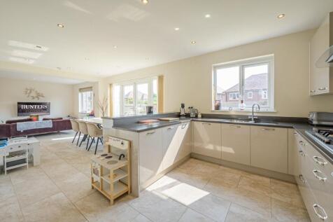 Open-Plan Living Quarters 1