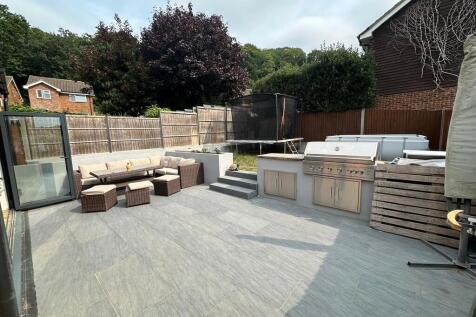 IMG-20250821-WA00...