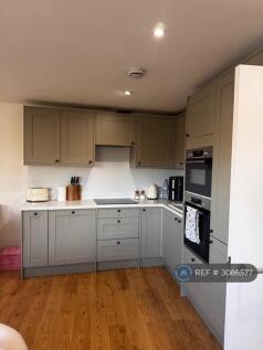 1 Bedroom Flat in SW15 6SY