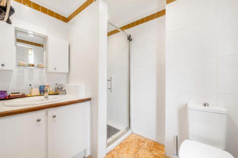 28 Ashton Hall Drive (Wyberton)-35.jpg