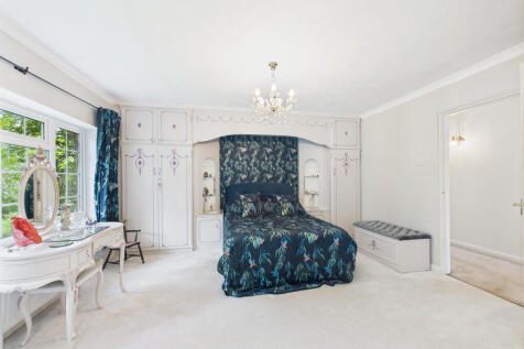 CAM02909G0-PR0466-STILL023