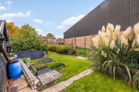 33 Lowgate Avenue (Bicker)-9