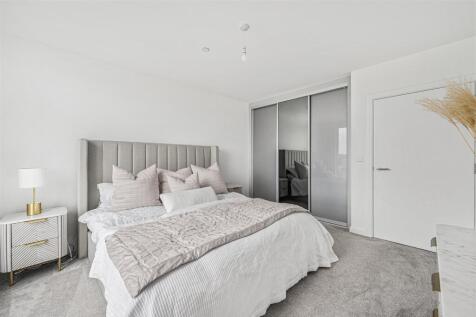 29 Pembrey Court.10.jpg