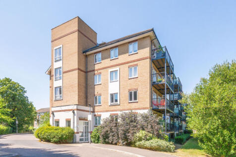 ZERO DEPOSIT AVAILABLE. LONG LET. Well-presented throughout, this superb 2 bedroom flat offers spacious reception room with modern open plan kitchen, private balcony with a lovely view, bright double