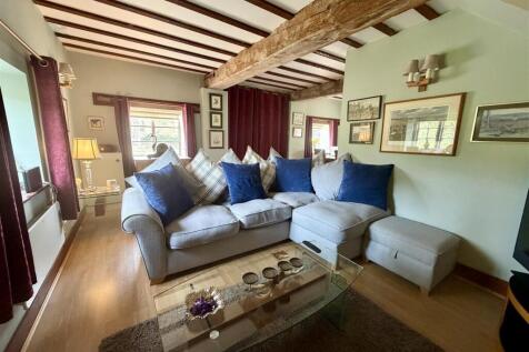 Living Room 1.jpeg