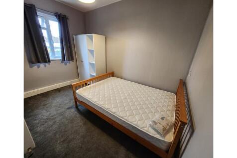 4 Bedroom House in TA6 5HZ