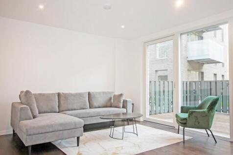 Living Area - Cedarw