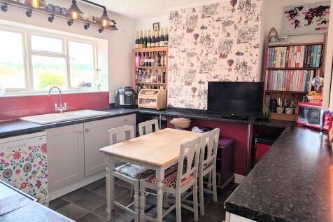 Kitchen/Breakfast...