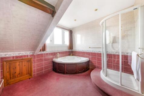 BEDROOM TWO EN-SUITE