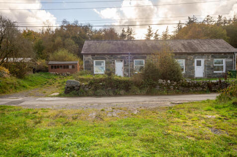 22 Tan Y Bwlch Mynydd Llandygai-9 T202511131415.jpg