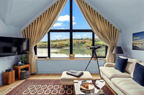 1 Clipper Quay - Sitting Rm 1 - Copy (2).JPG