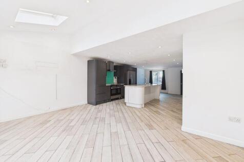 lounge to kitchen/diner