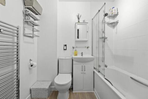 118 St Hughs Ave, HP13 7TZ-3.jpg