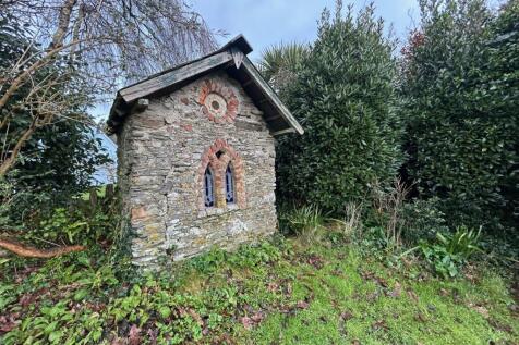 Garden Storage and Feature