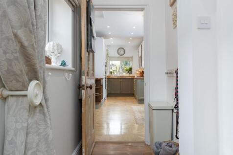 White Swan, 49 High Street