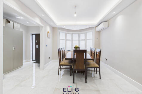 4 bed semi-detached house for sale Golders Manor
