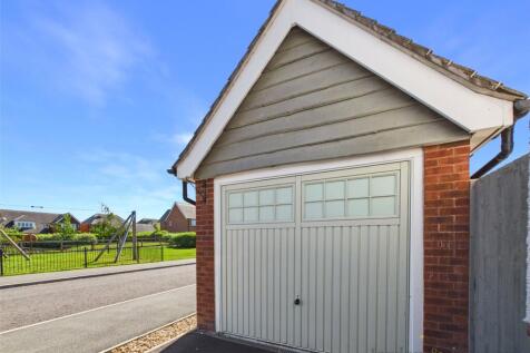 Detached Garage