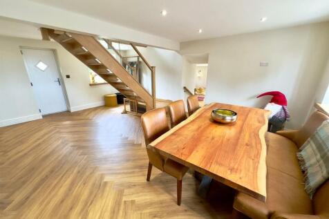 Entrance/Dining Hall